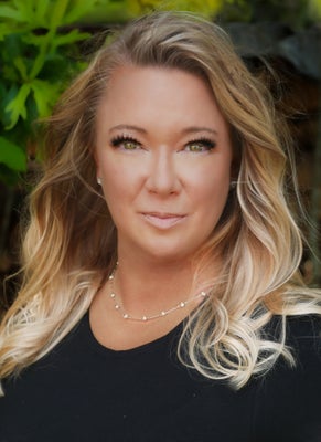 Portrait of Ashlee Duell, Associate Broker